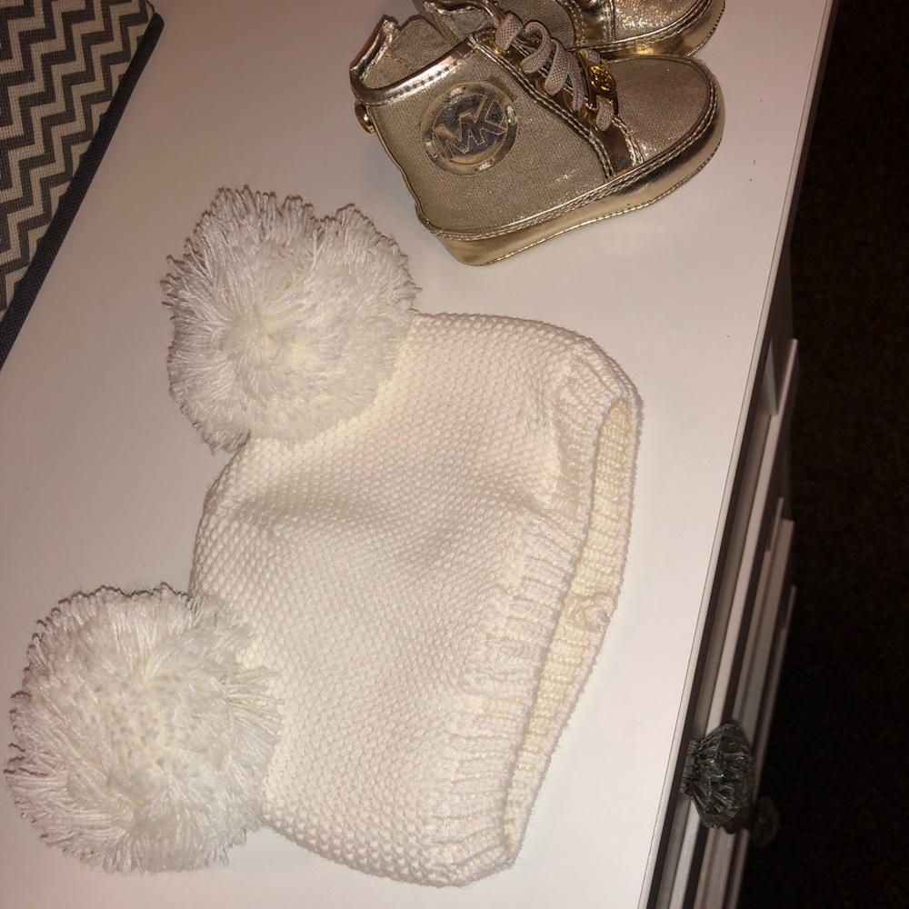 Clothes - Picture 3 of 3